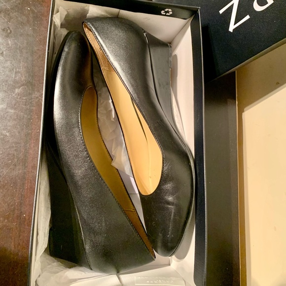 Naturalizer Wedge - Picture 2 of 5